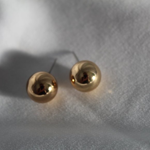 Gold Globe studs - Picture 2 of 3